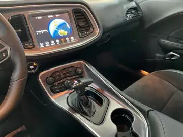 DODGE CHALLENGER  R T-5.7L-V8 HEMi AUS 1. HAND