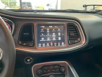 DODGE CHALLENGER  R T-5.7L-V8 HEMi AUS 1. HAND