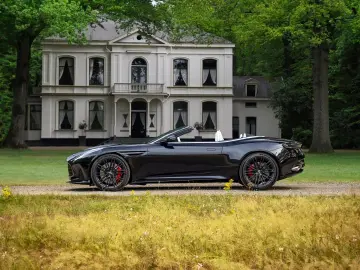 ASTON MARTIN DB12 Volante 4.0 V8   Bowers & Wilkins