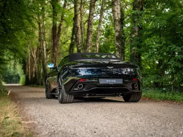 ASTON MARTIN DB12 Volante 4.0 V8   Bowers & Wilkins