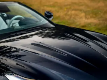 ASTON MARTIN DB12 Volante 4.0 V8   Bowers & Wilkins