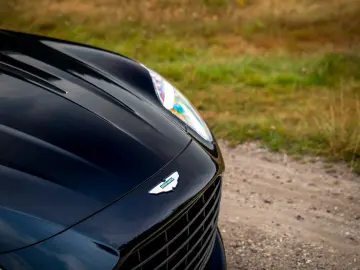 ASTON MARTIN DB12 Volante 4.0 V8   Bowers & Wilkins