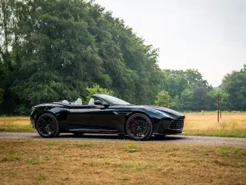 ASTON MARTIN DB12 Volante 4.0 V8   Bowers & Wilkins