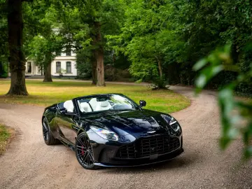 ASTON MARTIN DB12 Volante 4.0 V8   Bowers & Wilkins