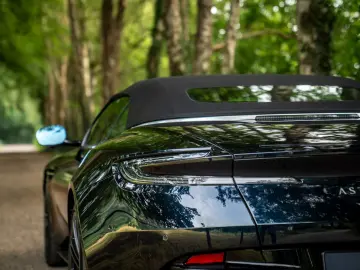 ASTON MARTIN DB12 Volante 4.0 V8   Bowers & Wilkins