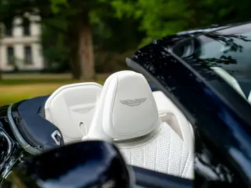 ASTON MARTIN DB12 Volante 4.0 V8   Bowers & Wilkins