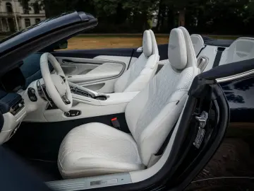 ASTON MARTIN DB12 Volante 4.0 V8   Bowers & Wilkins