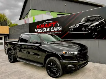 DODGE RAM 1500 Laramie Night Edition   426 CP PANO