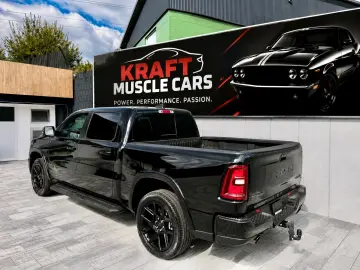 DODGE RAM 1500 Laramie Night Edition   426 CP PANO