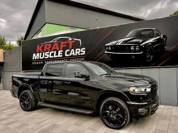DODGE RAM 1500 Laramie Night Edition   426 CP PANO