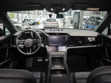 Porsche Cayenne Turbo Electric
