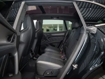 Porsche Cayenne Turbo Electric