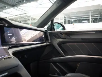 Porsche Cayenne Turbo Electric