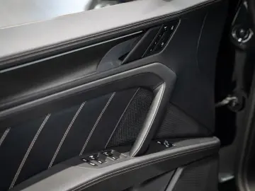 Porsche Cayenne Turbo Electric