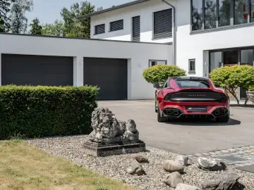 Aston Martin Vanquish PRESENTATION SPEC Q CARBON