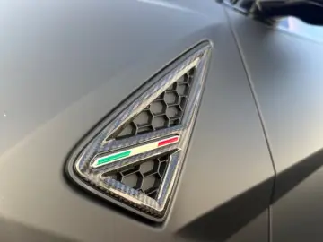 Lamborghini Urus 4.0 SE Ad