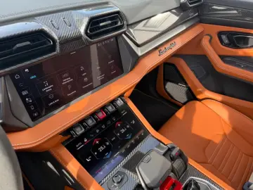 Lamborghini Urus 4.0 SE Ad
