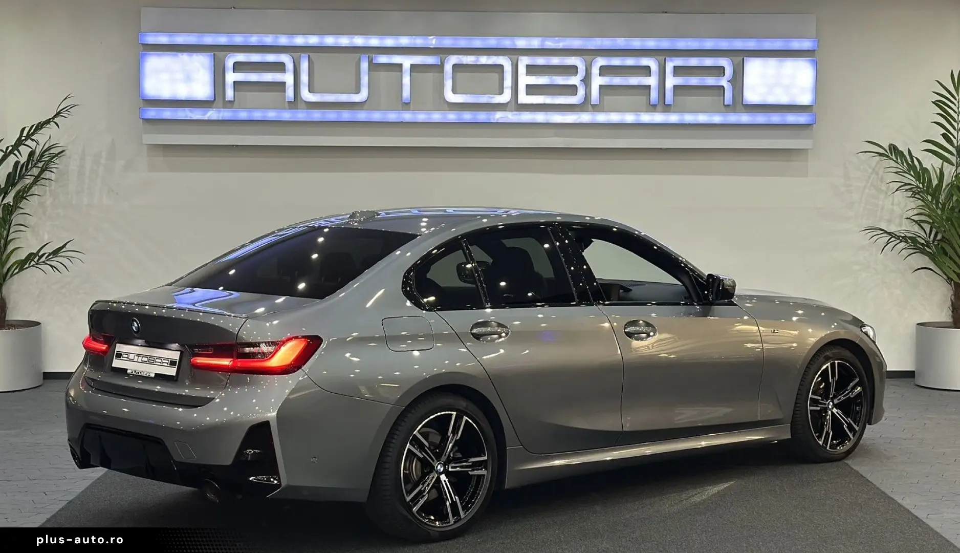 BMW 320 d xDrive M SPORT STANDHZ HEAD_UP ACC HiFi