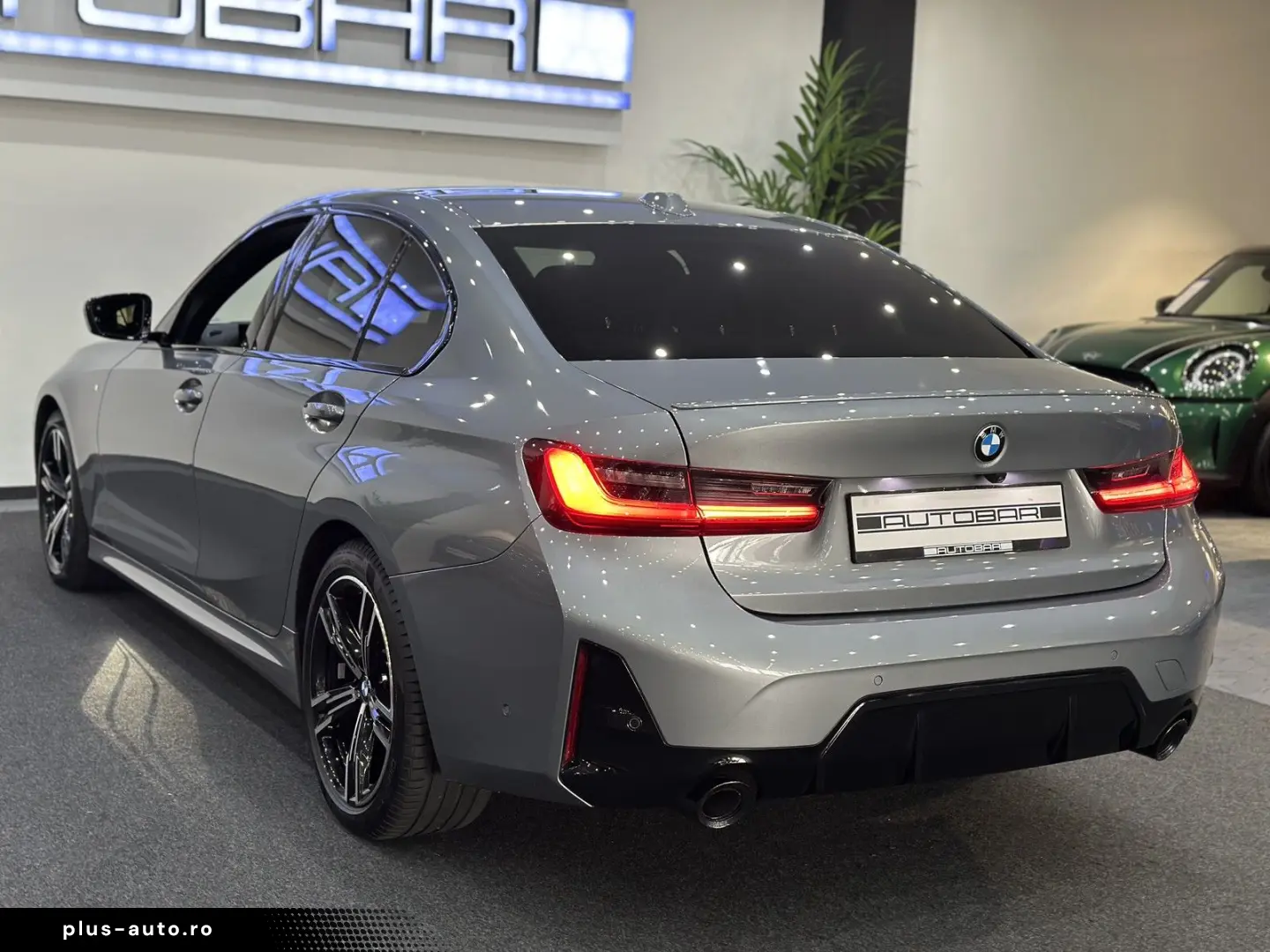 BMW 320 d xDrive M SPORT STANDHZ HEAD_UP ACC HiFi