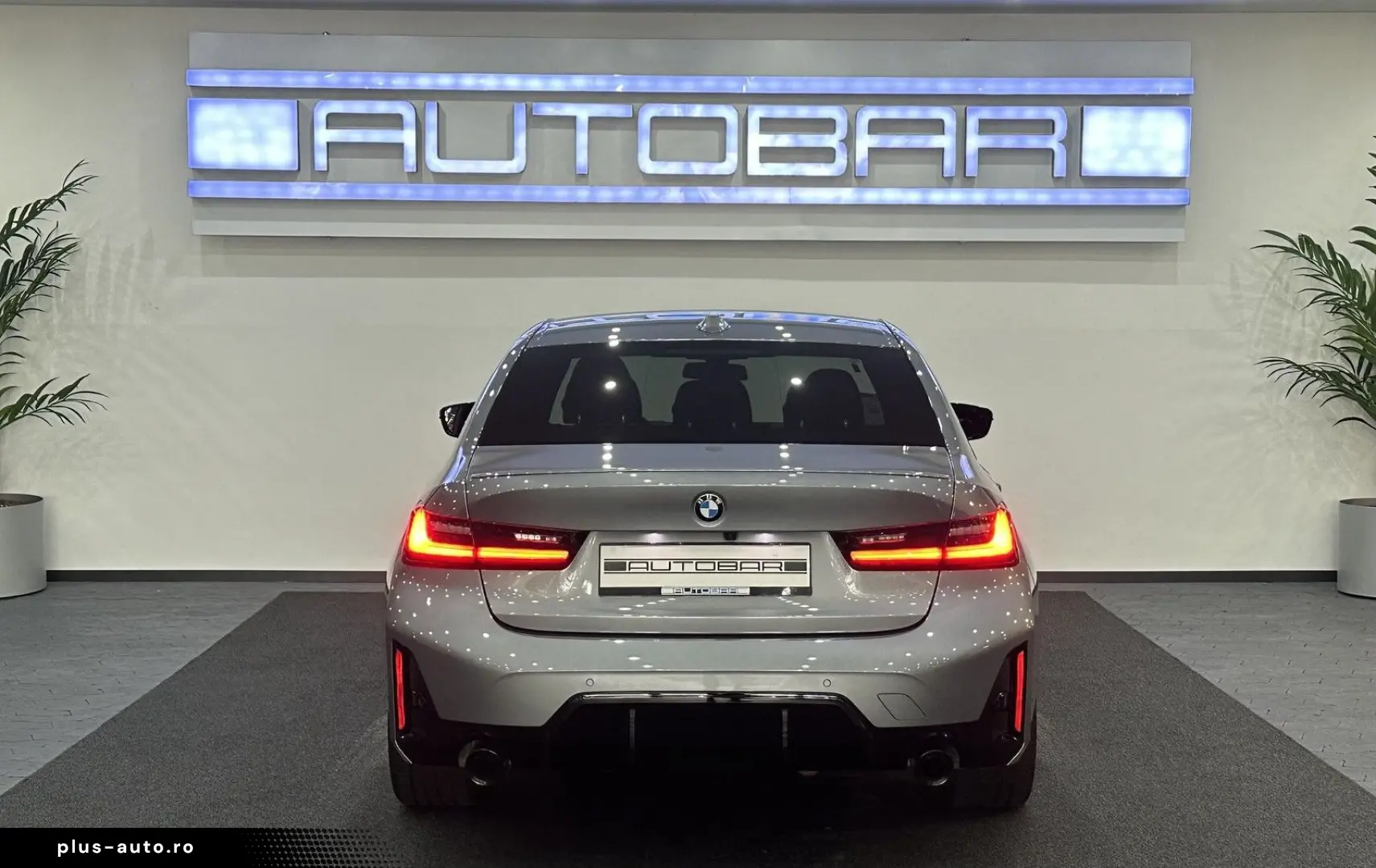 BMW 320 d xDrive M SPORT STANDHZ HEAD_UP ACC HiFi
