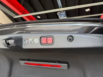 MERCEDES-BENZ E 450 4Matic Limo AMG Line Premium Plus VOLL