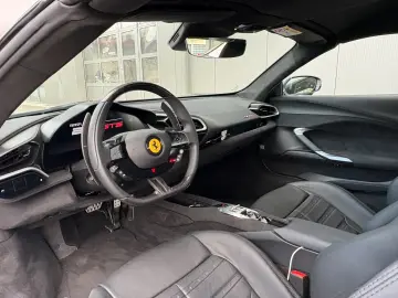 Ferrari 296 GTS  1 Hand MwSt.