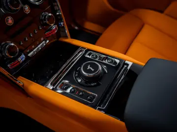 Rolls-Royce Cullinan CULLINAN BLACK BADGE
