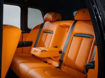 Rolls-Royce Cullinan CULLINAN BLACK BADGE