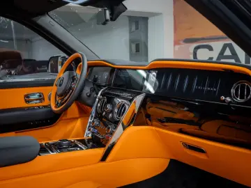 Rolls-Royce Cullinan CULLINAN BLACK BADGE