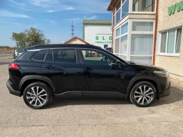 TOYOTA Corolla Cross 2.0-l-VVT-i Hybrid 688