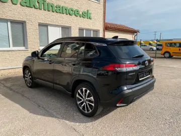 TOYOTA Corolla Cross 2.0-l-VVT-i Hybrid 688