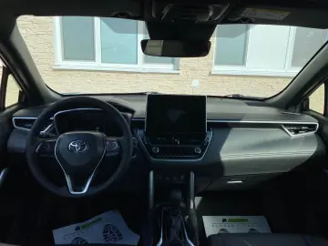 TOYOTA Corolla Cross 2.0-l-VVT-i Hybrid 688