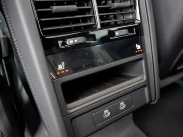 Porsche Cayenne Turbo Electric Panorama LED Matrix HUD S