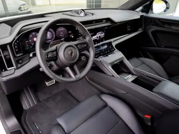 Porsche Cayenne Turbo Electric Panorama LED Matrix HUD S