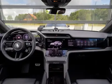 Porsche Cayenne Turbo Electric Panorama LED Matrix HUD S