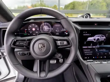 Porsche Cayenne Turbo Electric Panorama LED Matrix HUD S
