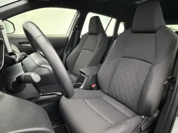 TOYOTA Corolla Cross 2.0 High Power Hybrid Active   Fab