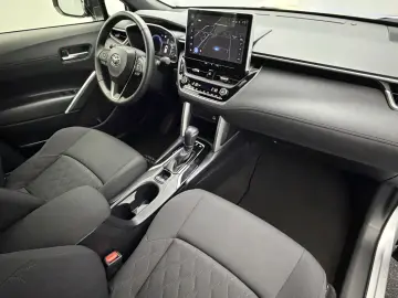 TOYOTA Corolla Cross 2.0 High Power Hybrid Active   Fab