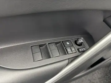 TOYOTA Corolla Cross 2.0 High Power Hybrid Active   Fab