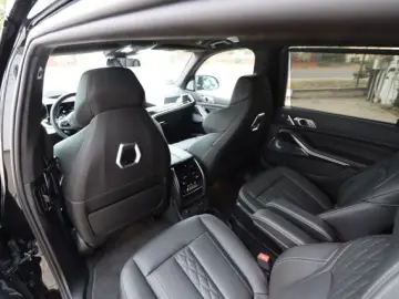 BMW X7 M60i MPro  6 seat  Comf  Excl.