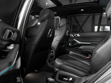 BMW X7 xDrive M60 i Alpina