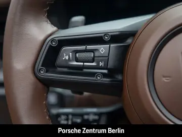 PORSCHE 992 911 Targa 4 GTS Burmester Clubleder