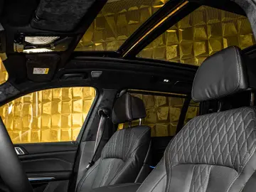 BMW X7 xDrive 40d   Sky Lounge   Bowers