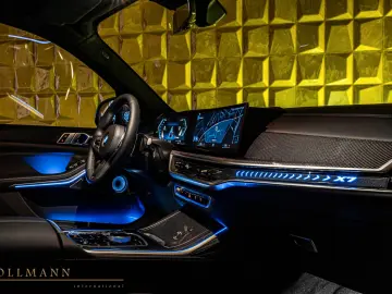 BMW X7 xDrive 40d   Sky Lounge   Bowers