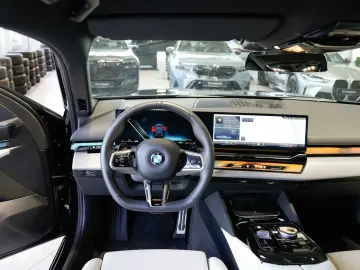 BMW 520d xDrive M Sport AHK 20LM Harman Kamera