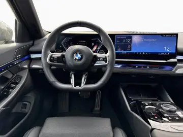 BMW 520d xDr M SPORT SH 360  H K DA  AHK AdapLED