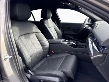 BMW 520d xDr M SPORT SH 360  H K DA  AHK AdapLED