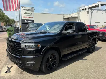 DODGE RAM 1500 Laramie Night   420 CP • 4x4 • PANO
