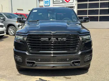 DODGE RAM 1500 Laramie Night   420 CP • 4x4 • PANO