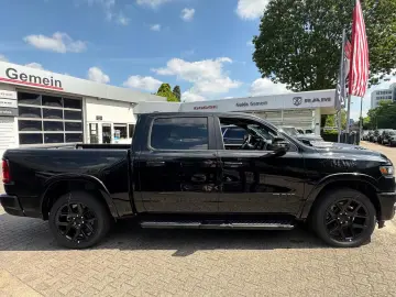 DODGE RAM 1500 Laramie Night   420 CP • 4x4 • PANO